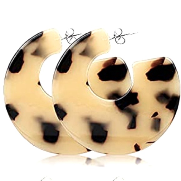 Jewelry - NWT Tortoiseshell Resin Hoop Earrings